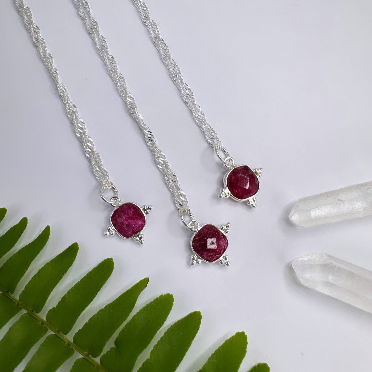 JULI - Rubin - Halskette Hera