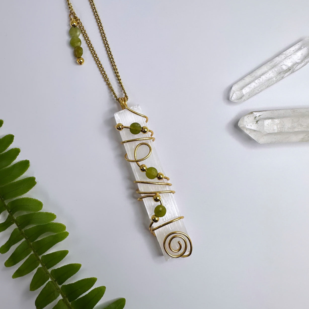 Selene - Halskette Selenit mit Schmuckdraht