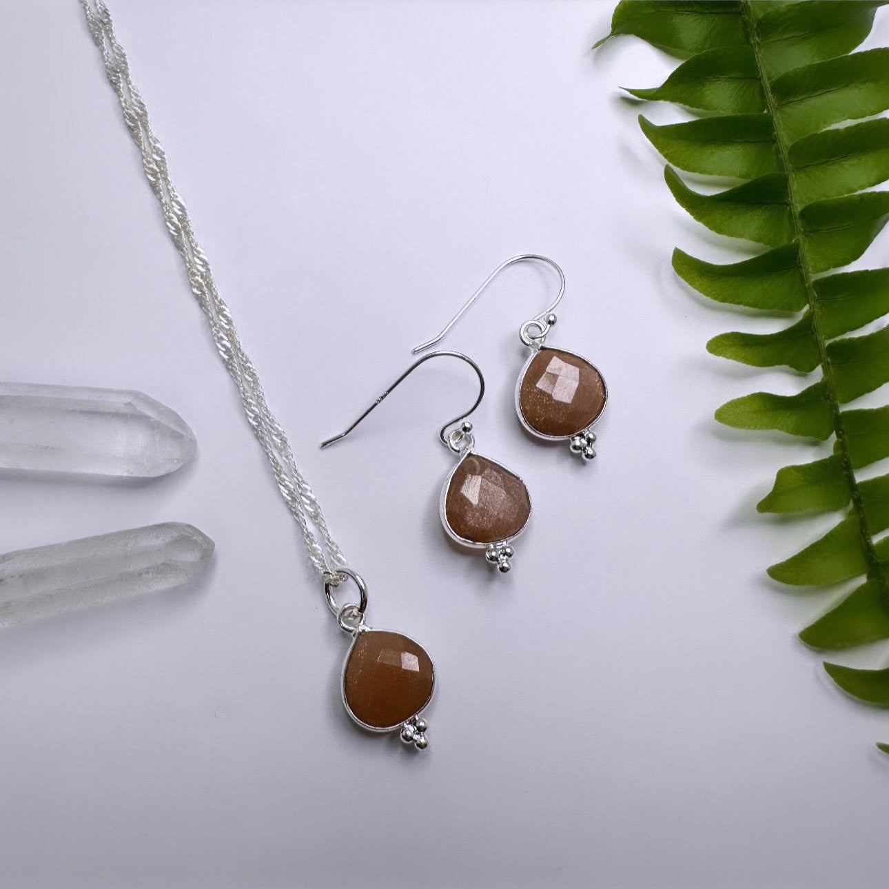 JUNI - Mondstein - Halskette Diana Silber