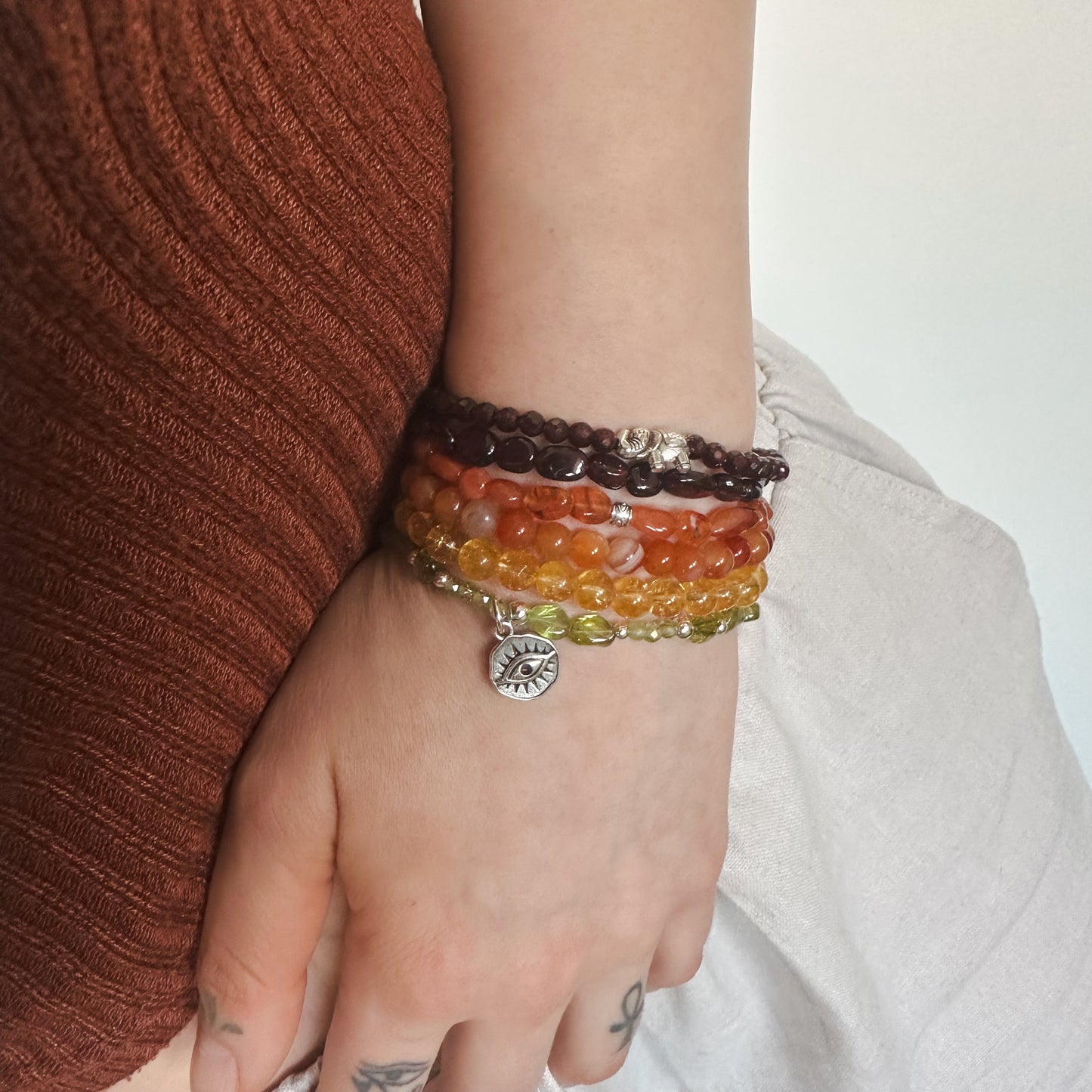 JANUAR - Granat - Armband Elefant