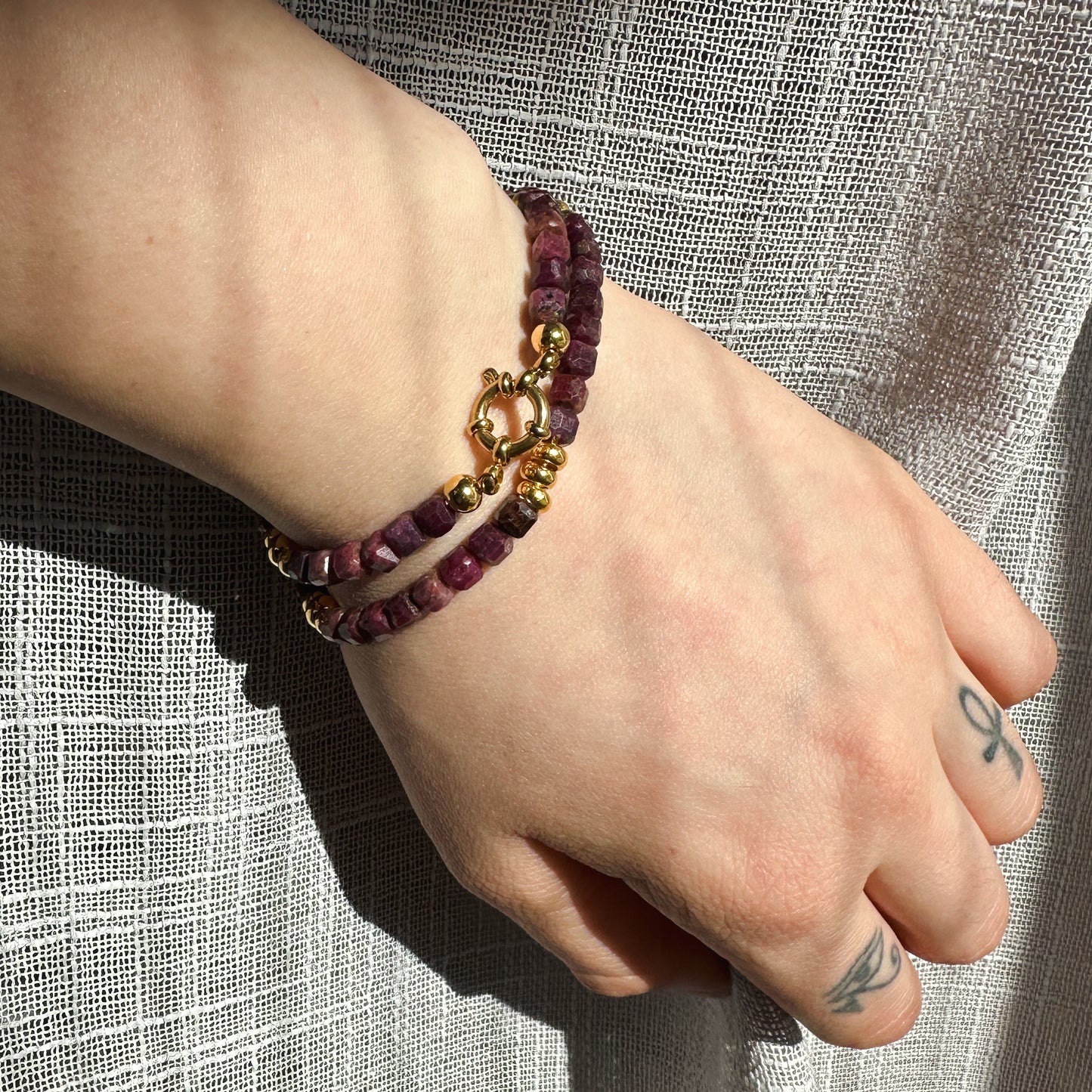 JULI - Rubin - Choker / Wickelarmband Cube
