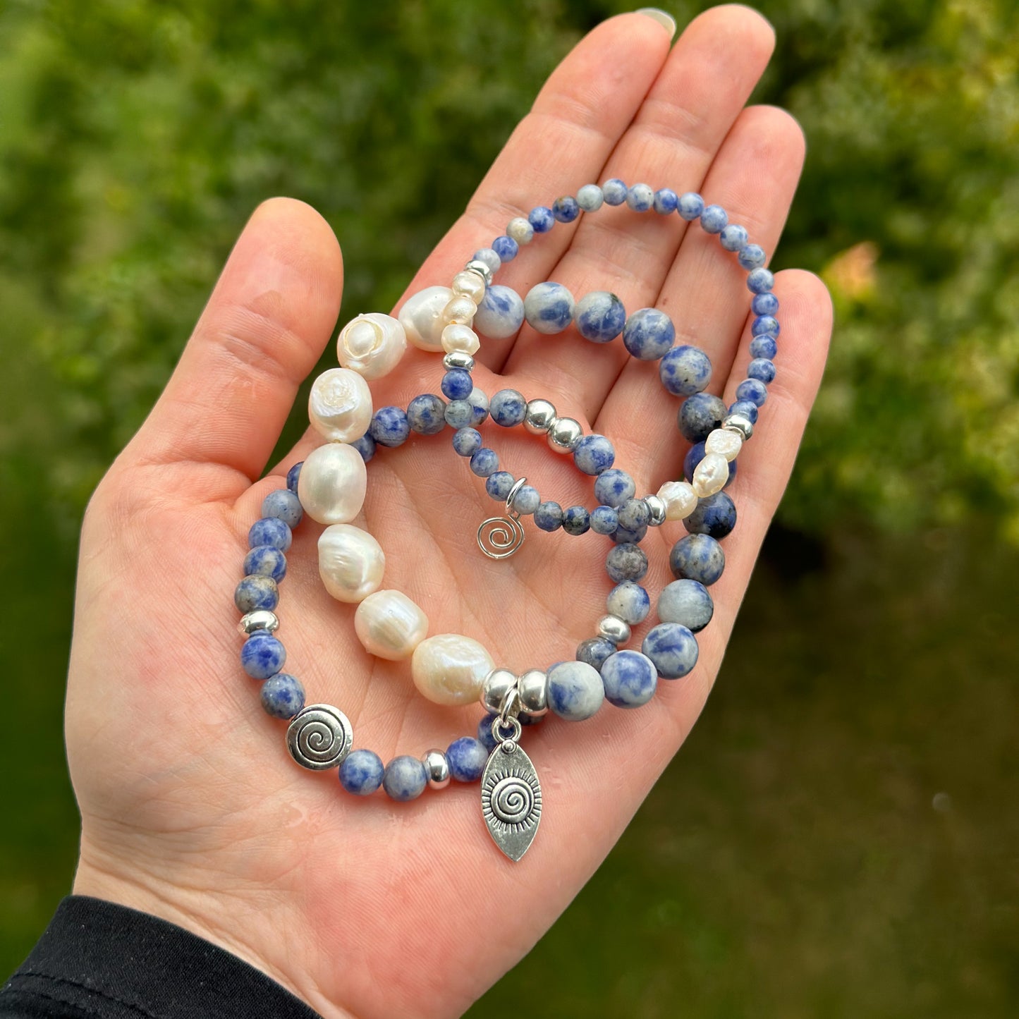 Spirale Armband - Sodalith & Süsswasserperlen