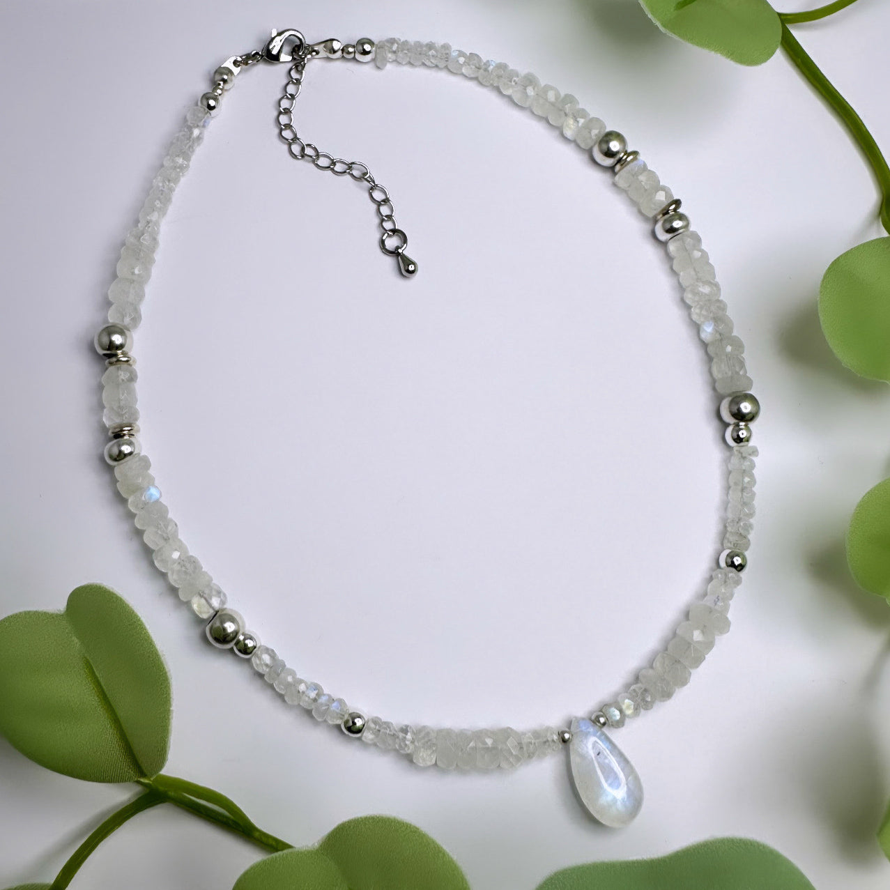 Selene - Halskette Regenbogen Mondstein Silber - 2 Varianten