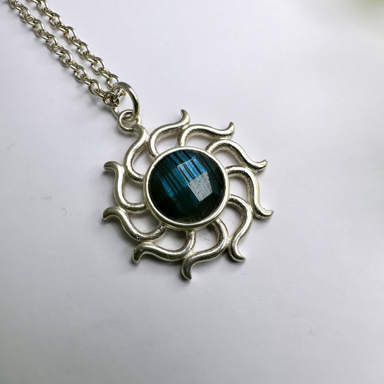 Halskette Labradorit Sonne - versilbert