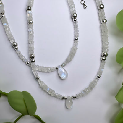 Selene - Halskette Regenbogen Mondstein Silber - 2 Varianten