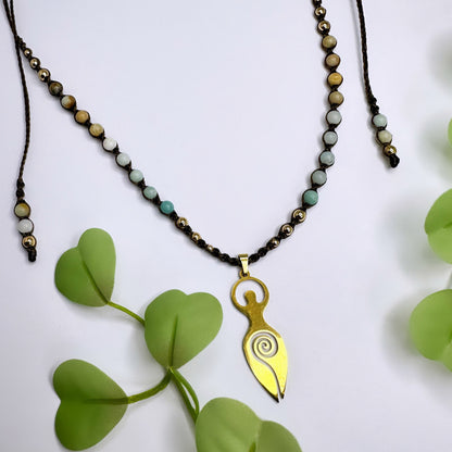 Amazonit Goddess Halskette geknüpft