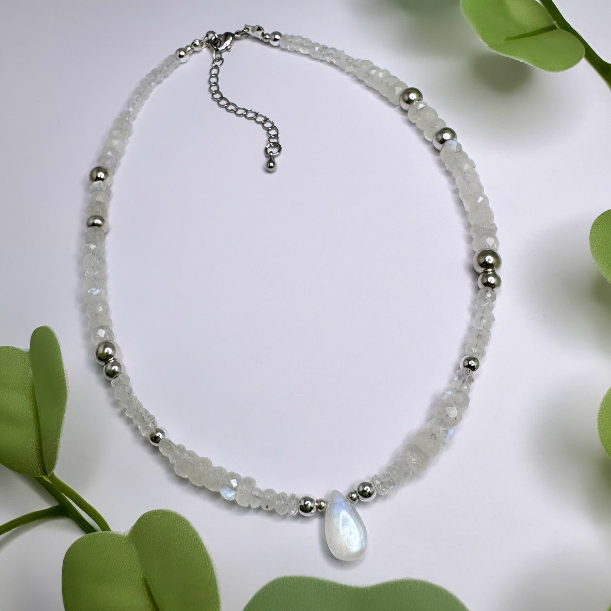 Selene - Halskette Regenbogen Mondstein Silber - 2 Varianten