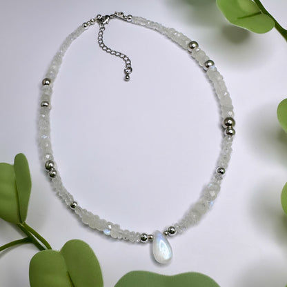 Selene - Halskette Regenbogen Mondstein Silber - 2 Varianten