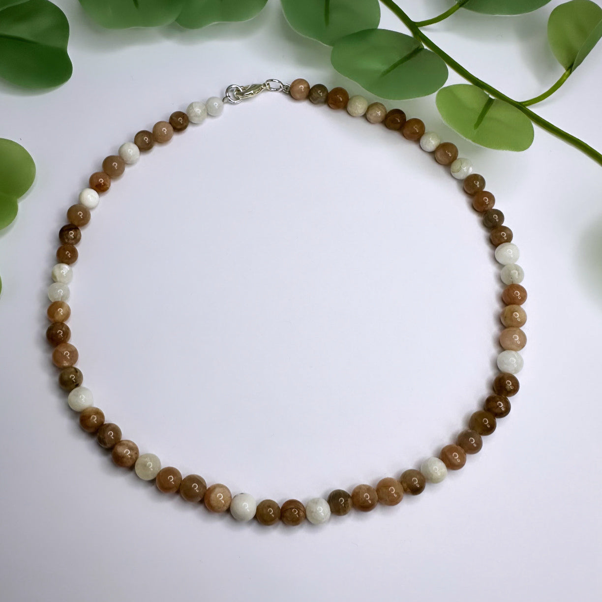 Perlenhalskette Mondstein - Silberner Verschluss