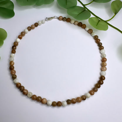 Perlenhalskette Mondstein - Silberner Verschluss