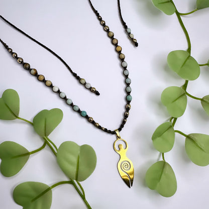 Amazonit Goddess Halskette geknüpft